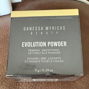 Danessa Myricks Beauty Evolution‎ Powder - Black and Gold